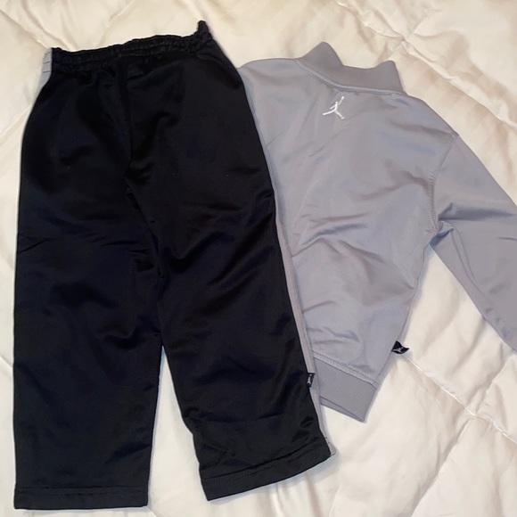 Nike Jordan Kids Toddler 3T Bundle - Two tracksuits and One Fleece Jacket - Picture 5 of 8
